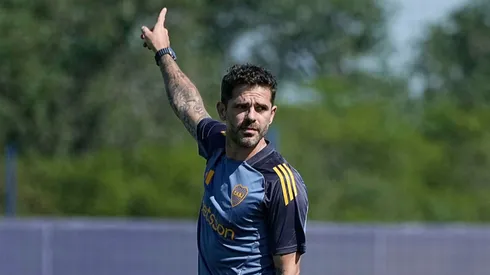 Gago asumió como DT de Boca.