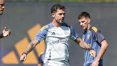 Fernando sorprendió en la práctica de Boca con la zaga central.