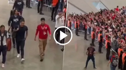 Los hinchas de Chivas abuchearon a Gago.