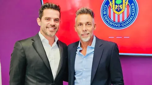 Fernando Gago junto a Diego Merino, su representante.