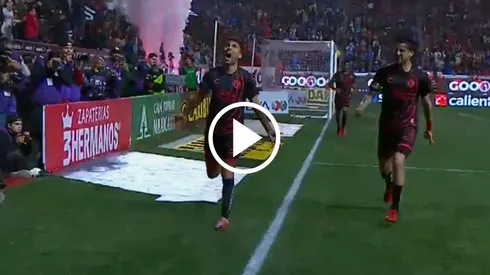 El volante metió un verdadero golazo en México.