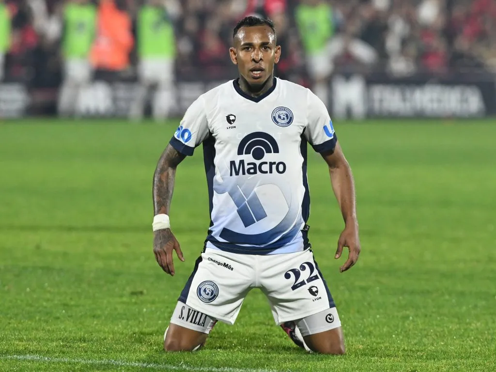 Sebastián Villa, en Independiente Rivadavia. (IMAGO)