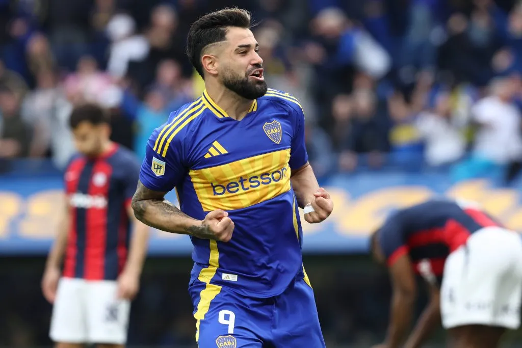 Milton Giménez, titular.