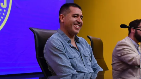 Juan Román Riquelme piensa en el mercado de pases.