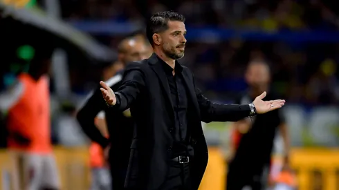 Fernando Gago contará con muchas bajas para el duelo con Unión.