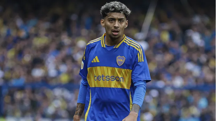 El volante tiene contrato hasta 2027 con Boca.
