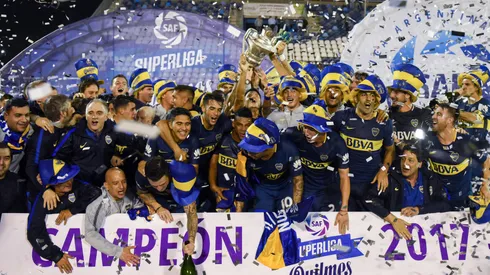 Fue campeón con Boca y anunció su retiro a los 39 años.