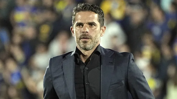 Fernando Gago buscará su primer triunfo ante Lanús.
