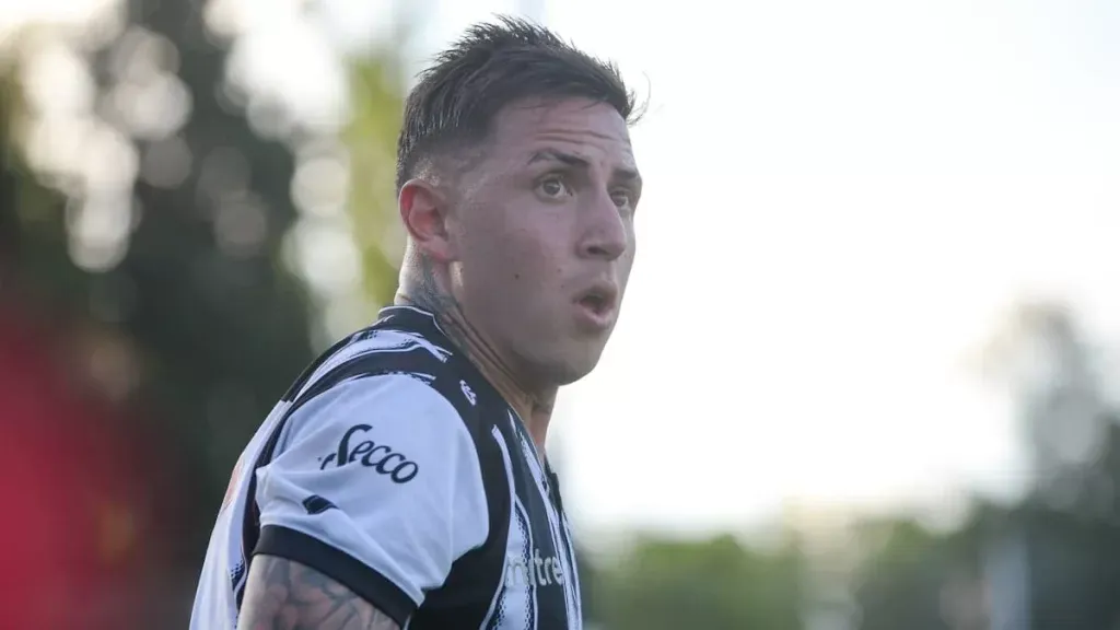 Solís, uno de los exBoca que buscará el ascenso a Primera.