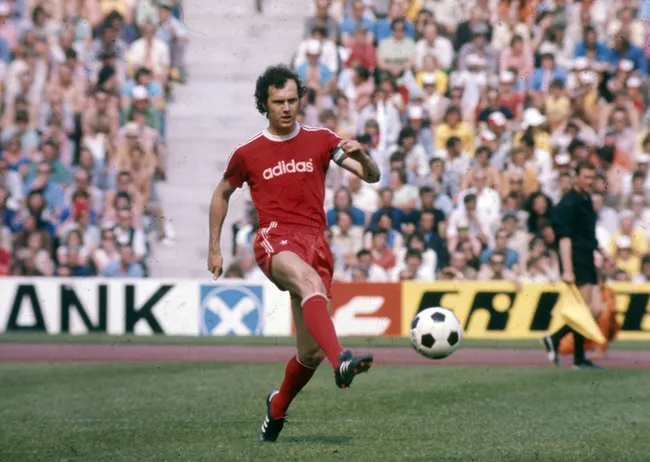 Franz Beckenbauer en Bayern Múnich en 1975 (IMAGO)