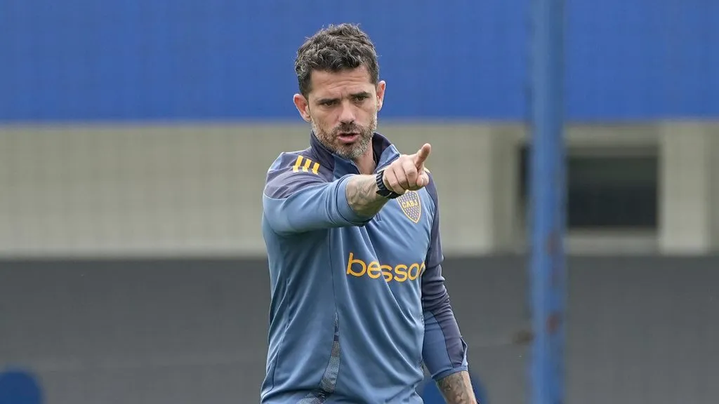 Gago vuelve a inclinarse por el 4-3-3 para 2025.