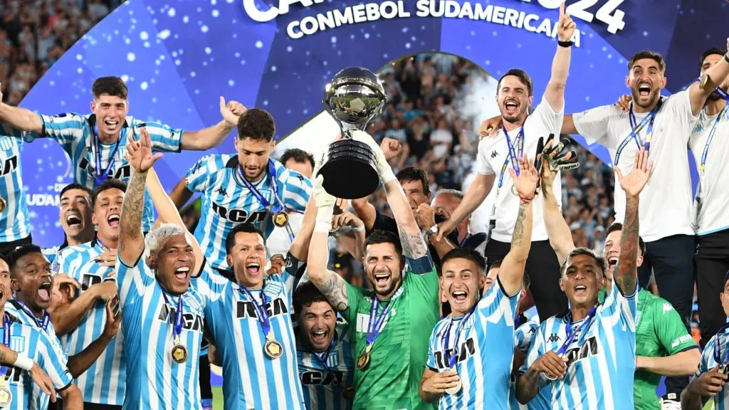 Racing ganó la Copa Sudamericana y liberó un cupo en la tabla anual. (Getty)