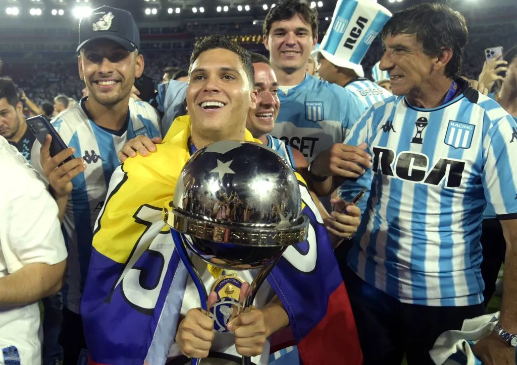 Juanfer Quintero se consagró campeón de la Copa Sudamericana siendo figura de Racing. (Imago)