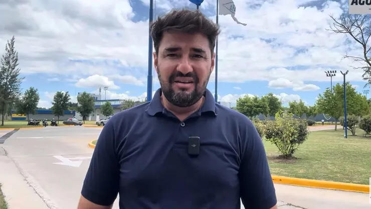 Se conoció el nombre de otro defensor que juega en el exterior e interesa a Gago.