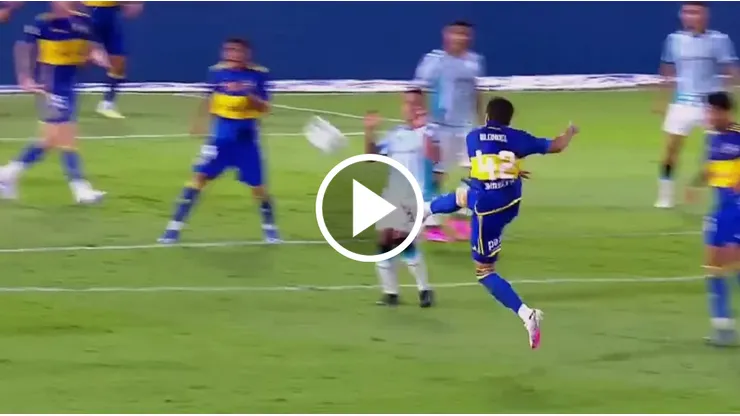 Blondel y un golazo ante Racing, en La Bombonera.
