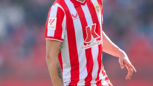 El volante que quiere Boca está jugando en el Almería de España.