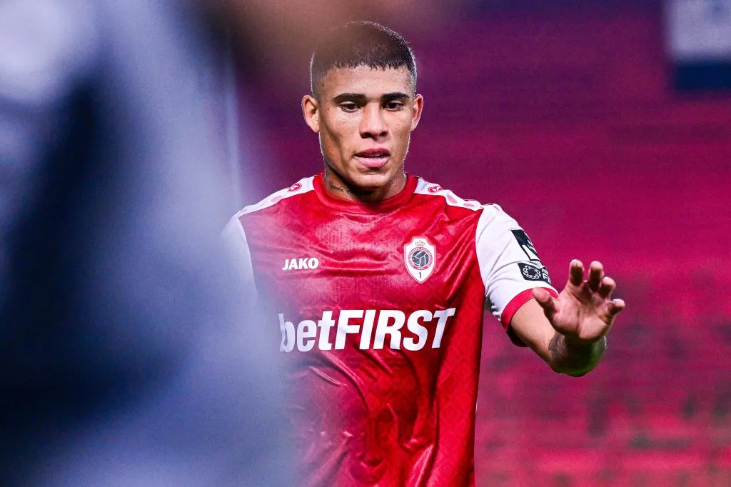 Ayrton Costa se muere por jugar en Boca. (IMAGO)