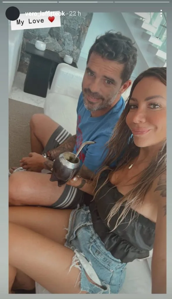 Gago disfruta de las vacaciones en su casa junto a su mujer. (Instagram)