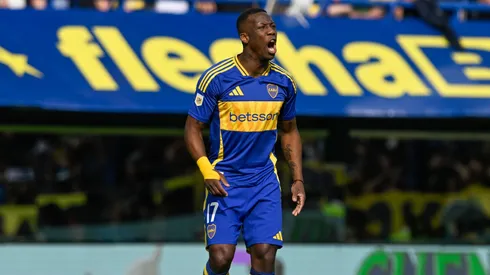 Advíncula es el lateral derecho titular de Boca.