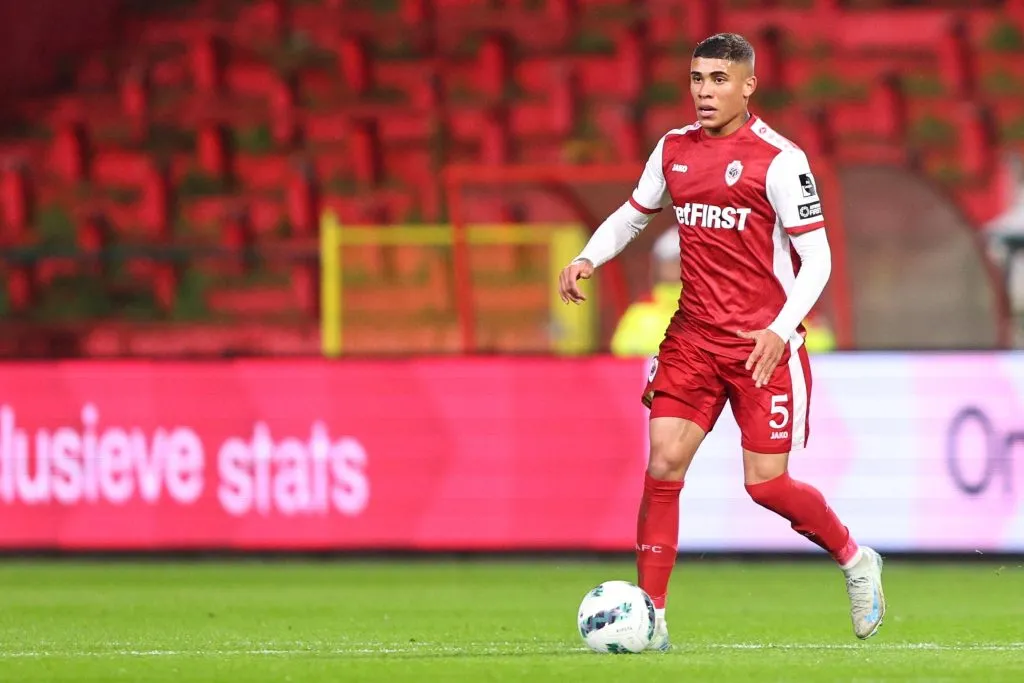 Ayrton Costa, muy cerca de convertirse en refuerzo de Boca. (Imago)