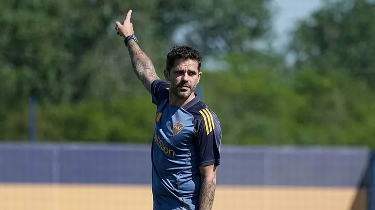 Sin Anselmino, cómo queda el panorama de Gago en la defensa.