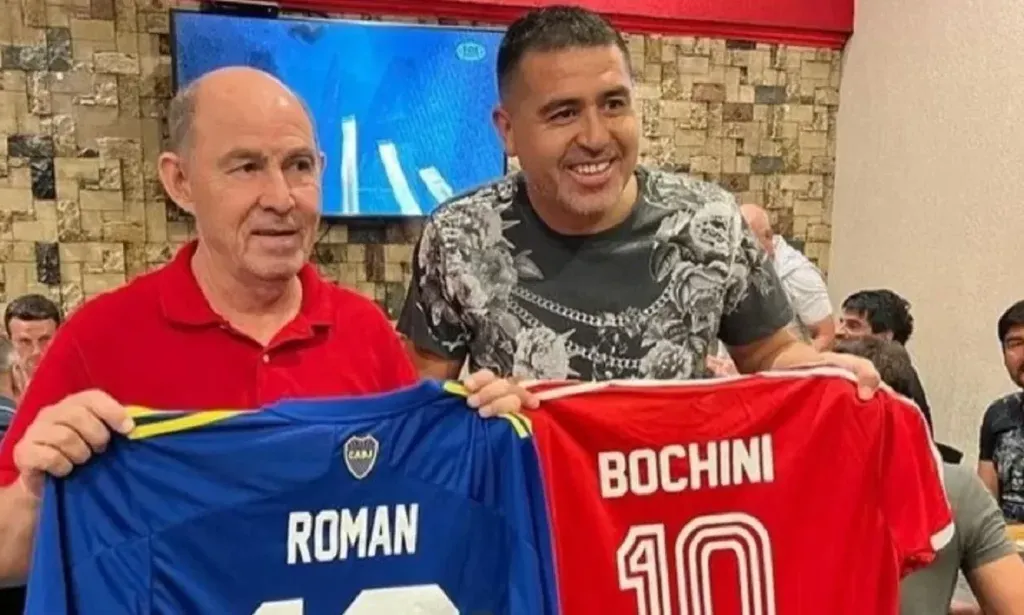 Enrique Bochini y Juan Román Riquelme, juntos. (Foto web)