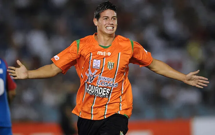 James Rodríguez supo brillar con la camiseta de Banfield. (Foto web)