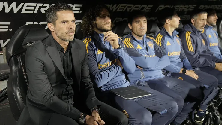 Gago y su cuerpo técnico en Boca