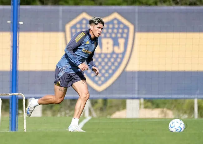 Carlos Palacios, uno de los futbolistas que ocupa cupo de extranjero. (Boca Oficial)