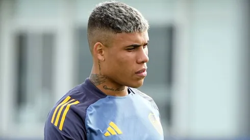 Ayrton Costa se sumó a los entrenamientos en Boca Predio.