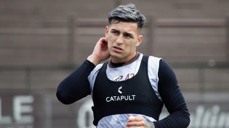 Maxi Zalazar volvió a Boca, pero ya fue presentado en otro equipo.