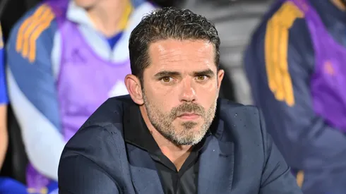 Fernando Gago tomó una importante decisión con los laterales.