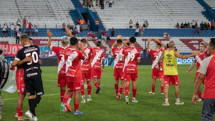 Argentinos pierde a dos futbolistas para el partido contra Boca.