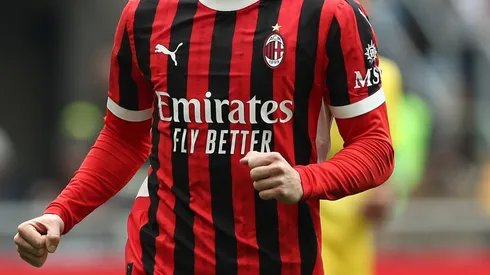 Juega en el Milan y sueña con Boca.