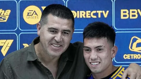 Riquelme junto a Velasco el día de su presentación.