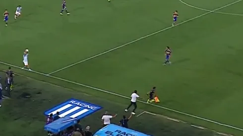 El primer gol de Racing vino de un polémico lateral de Martirena.