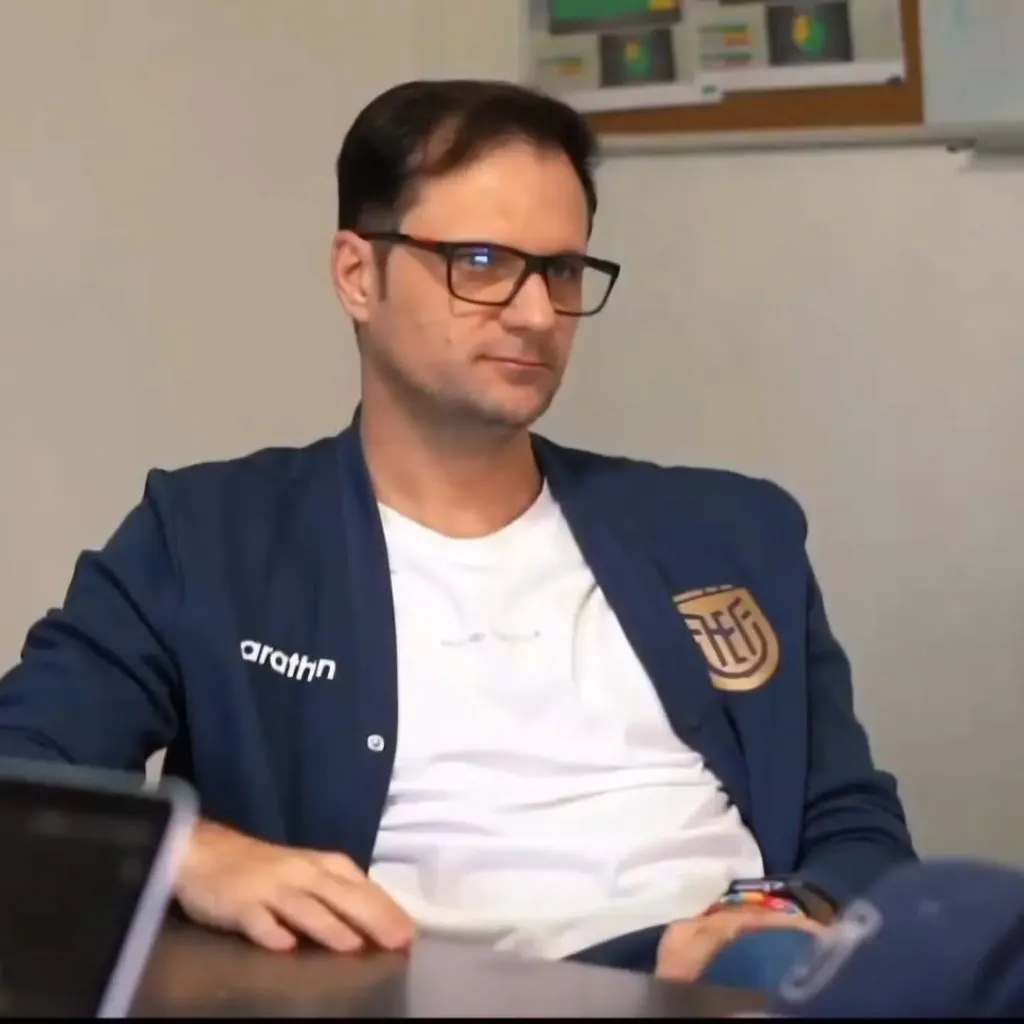 Así luce hoy el ex jugador de Boca Guillermo Marino.