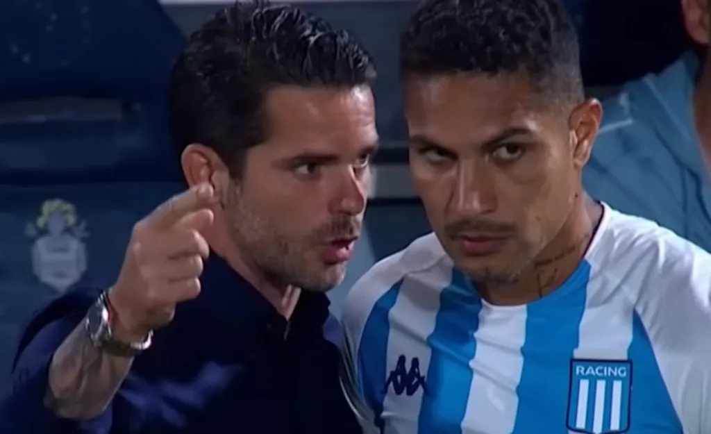Paolo Guerrero tuvo un conflicto con Gago y terminó saliendo de Racing.