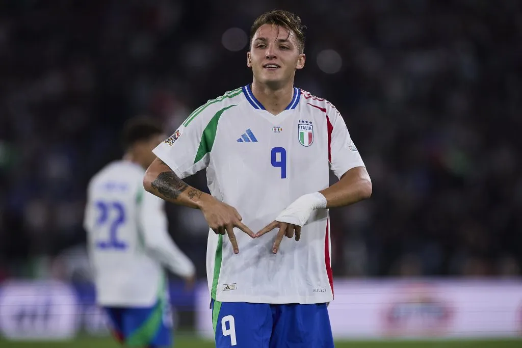 Mateo Retegui con la camiseta de Italia. (Getty Images)