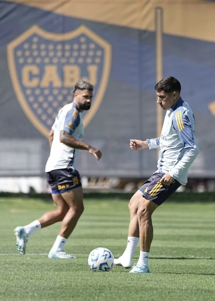 Merentiel estuvo entrenando sin uno de sus botines antes del partido con Banfield. (Boca Juniors)