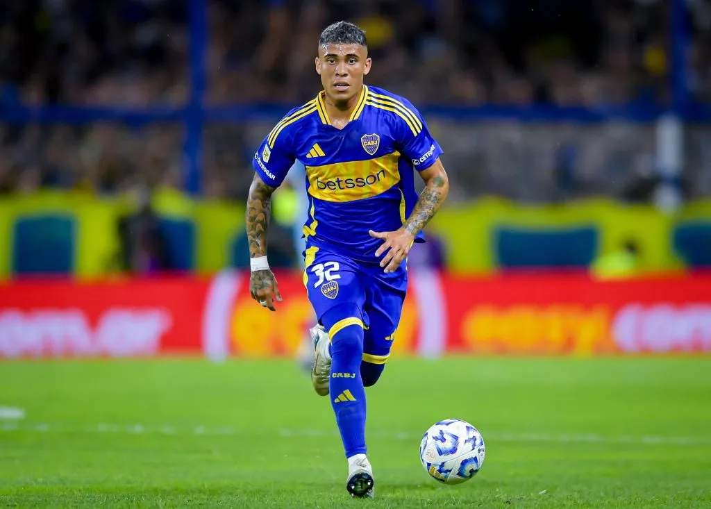 Ayrton Costa podría ser baja en Boca. (Getty)