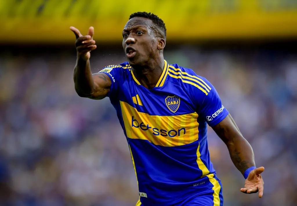 Luis Advíncula formará parte del duelo del martes ante Alianza Lima. (Getty)