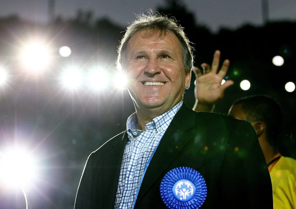 Zico, otra leyenda que destacó La Bombonera. (Getty)