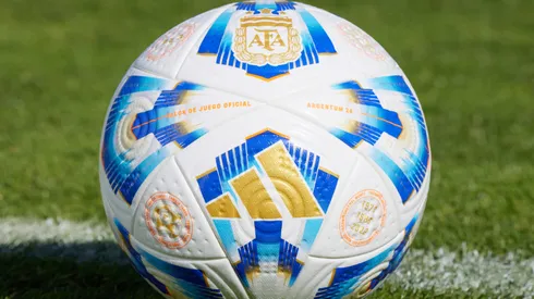 Una figura del fútbol argentino no se la jugó por Boca o River.