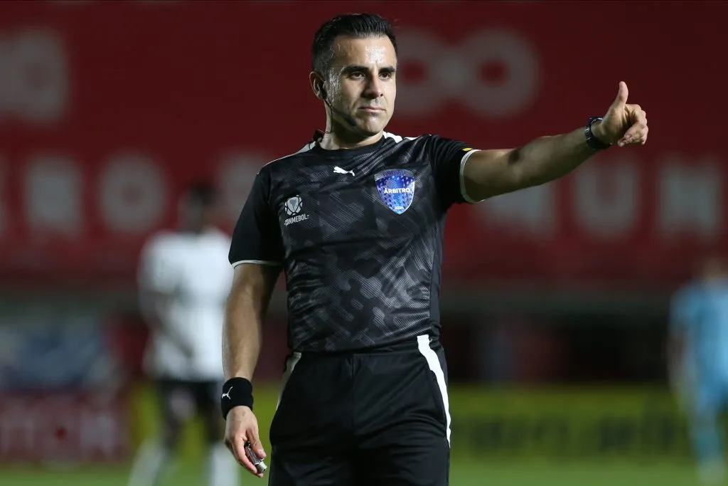 Piero Maza será el árbitro principal de la revancha entre Boca y Alianza Lima. (Getty Images)