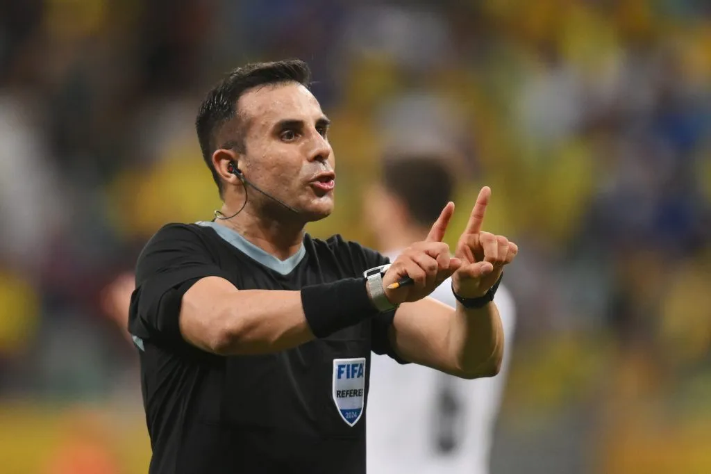 Piero Maza, árbitro principal para Boca vs. Alianza Lima (Getty Images)