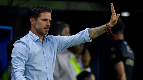 Gago cambió la indumentaria para la última conferencia de prensa.