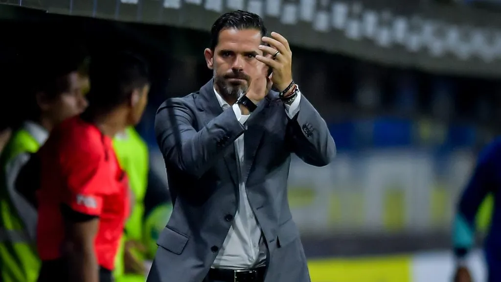 ¿Sigue o no? Evaluarán la situación de Fernando Gago “partido a partido”. (Getty)