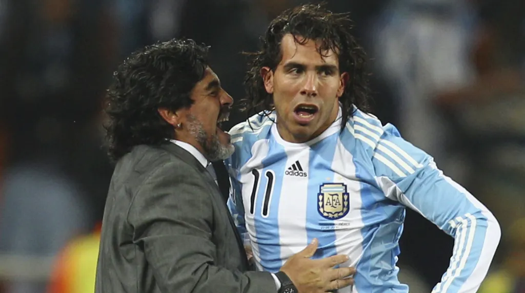Carlos Tevez y Diego Maradona en la Selección Argentina (Getty Images)
