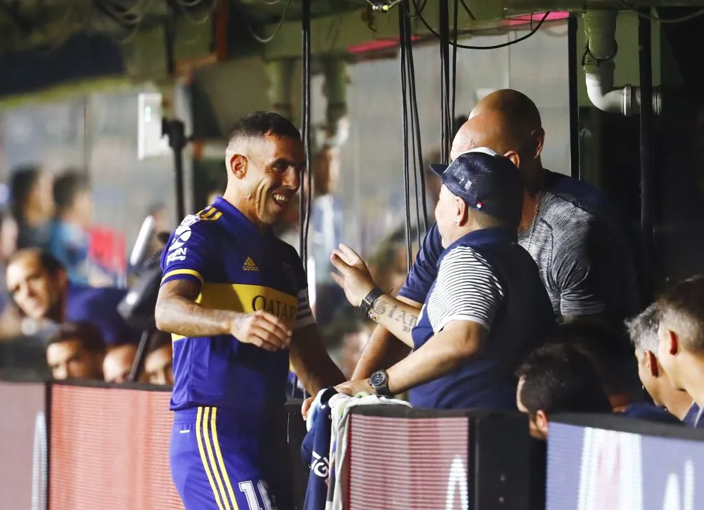 Carlos Tevez y Maradona en 2020 (Getty Images)